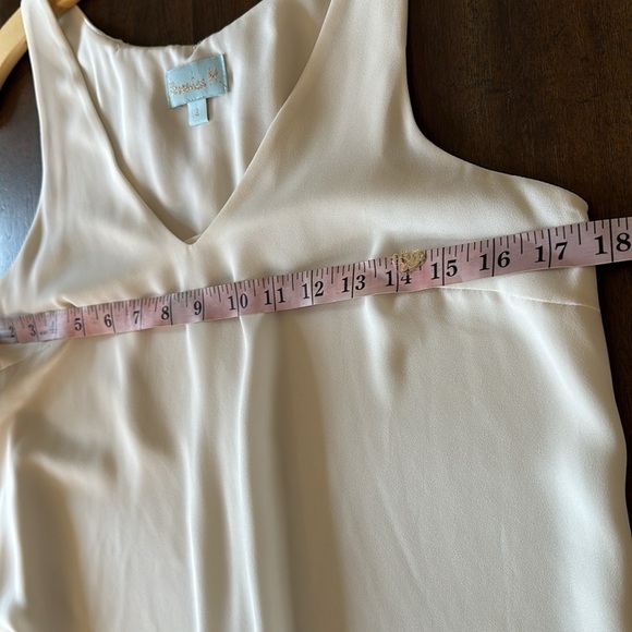 Veronica m small cream top - Picture 3 of 5
